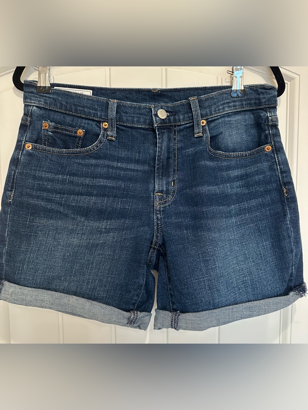 GAP Denim Dark Wash 5” inseam Mid Rise Short Size 27/4
